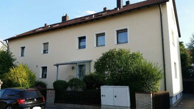 Gemütliche, helle 3-Zimmerwohnung mit Süd-Balkon und Garage in Schwandorf / Stadt-Süden