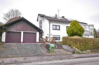 **Reserviert** Einfamilienhaus mit Einliegerwohnung und Doppelgarage in Dieringhausen!