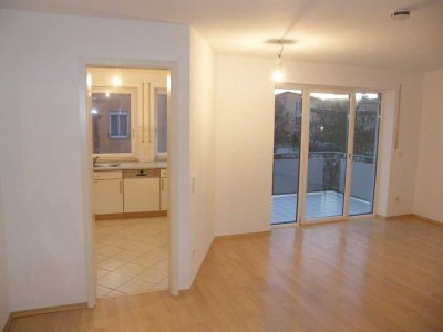 Hochwertige 3ZKB Diele mit Balkon, im 1.OG, 72 m², Einzelgarage + Außenparkplatz, am Luitpoldpark