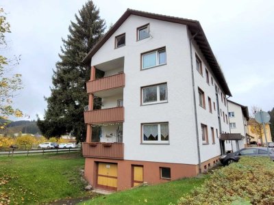 ** AB SOFORT ** geräumige 3-Zimmer Wohnung - 1-OG mit Balkon - Titisee-Neustadt