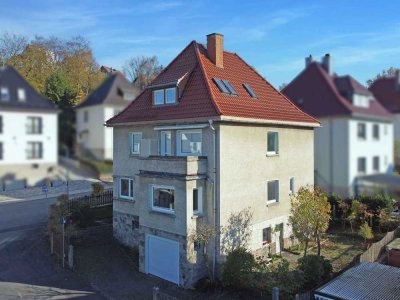 **RESERVIERT** Zweifamilienhaus mit Charme und Potenzial in bester Lage