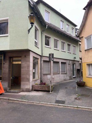 Erstbezug nach Sanierung: attraktives 6-Zimmer-Haus mit Einbauküche in Bad