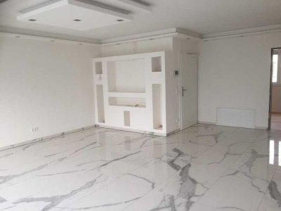 Stilvolle, gepflegte 4-Raum-Penthouse-Wohnung mit lux. Innenausstattung mit EBK in Offenbach am Main