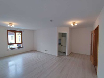 Attraktive 3-Zimmer-Wohnung mit großer Südterrasse, moderner EBK und TG-Stellplatz in Hallbergmoos