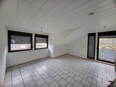 996 € - 83 m² (eigentlich 100qm)- 3.0 Zi. Neuss Derikum - gute Lage