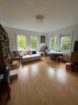 Geräumige 2-Zimmer-Wohnung mit Balkon und moderner Einbauküche – Ideal für Senioren