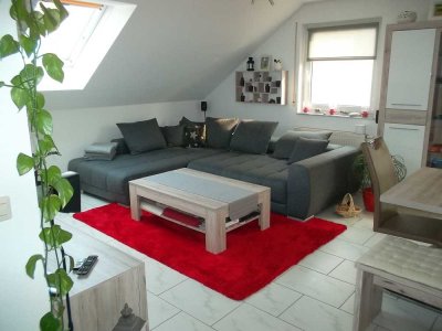 Gepflegte, helle 3-Zimmer-Maisonette-Wohnung in Großbettlingen mit Balkon und Ausblick