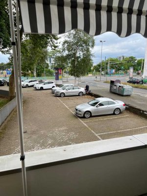 Moderne 3-Zimmer-Wohnung mit Rheinblick auf die Kranhäuser in Köln-Deutz