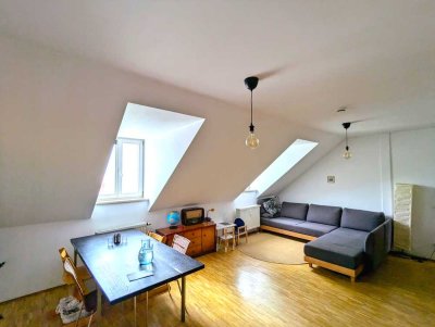 Ruhige schöne 3-Raum-DG-Wohnung in Regensburg Stadtamhof