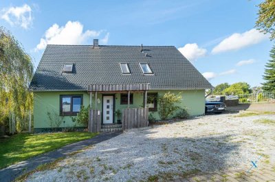 Platz für die ganze Familie und Ihr Kleingewerbe – Charmantes Haus mit Garten in Norderbrarup