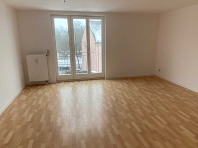 Sehr schöne 3-Zimmer mit Wanne und Balkon!