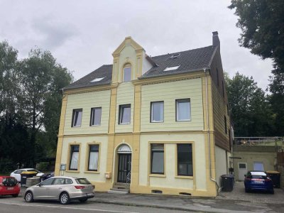 gut geschnittene 2 Zi. Altbautraumwohnung im Angertal Hofermühle mit Stuck und Holzdielenboden