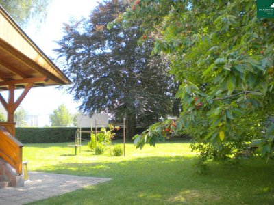 Mietwohnung im Privatpark mit großem Balkon und Carport in Ruhelage