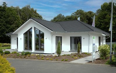 Energieeffizienter Bungalow mit Panoramaverglasung zum Wohlfühlen!