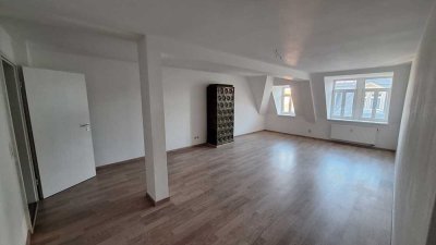 Schicke 3-Raum-Dachgeschosswohnung in Dresden-Striesen