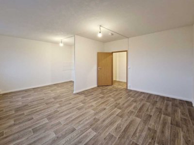 Die perfekte Singewohnung***Frisch renovierte 1-Zimmer-Wohnung mit Wannenbad!