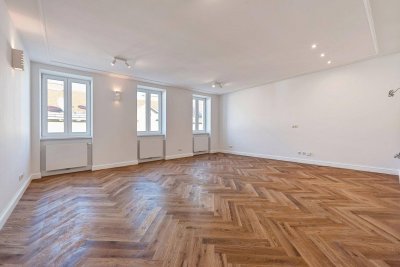 BALKONWOHNUNG im 4. Obergeschoß! Hochwertig sanierter 4-Zimmer-Stilaltbau