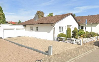 Repräsentativer Bungalow in Brühl mit Doppelgarage