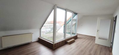 2-Raum-DG-Wohnung mit Balkon und Terasse