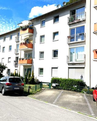 Luxuriöse Dreizimmerwohnung in ruhiger Lage