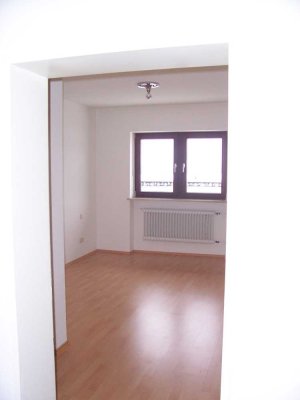 Modernisierte 2-Zimmer-Penthouse-Wohnung mit Balkon in Burgkirchen an der Alz