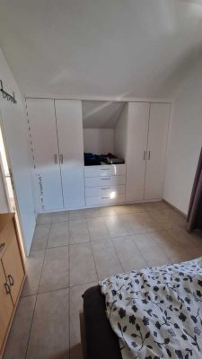 Ansprechende 2-Zimmer-Dachgeschosswohnung mit gehobener Innenausstattung mit EBK in Lippstadt