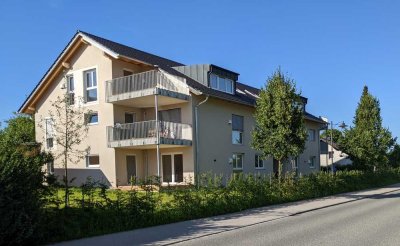 Moderne 3-Zimmer-Dachgeschosswohnung mit EBK und Balkon in Kirchweidach