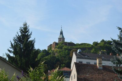 Blick zur Burg - Großes Grundstück mit renovierungsbedürftigem Haus zentral in Güssing