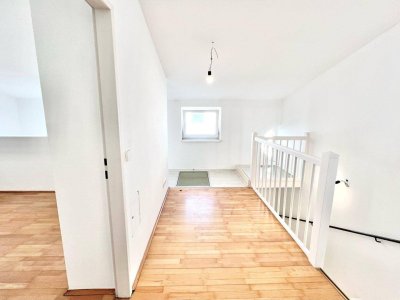 Zwei Ebenen voller Potenzial! U3 ums Eck I Maisonette mit Terrasse und Galerie I 2 Badezimmer I Tiefgaragenplatz I Fernwärme