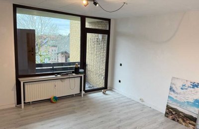 Helle freundliche 2-Zimmer-Wohnung mit Balkon zu vermieten