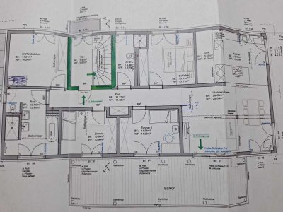 Schöne helle 5 Zimmer Wohnung mit großem Balkon