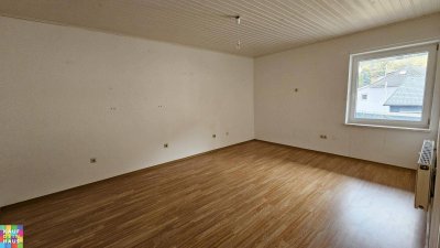 2-Zimmer, Dachgeschoßwohnung mit Schrankraum extra Küche