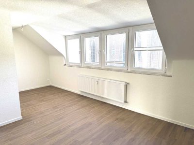 Erstbezug im 4-Parteienhaus mit Balkon