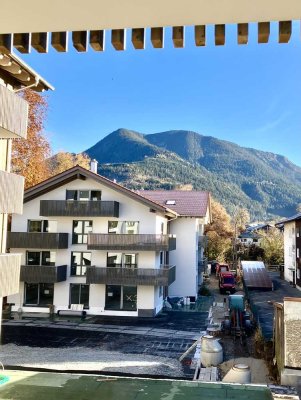 Erstbezug mit Balkon und EBK: Stilvolle 3-Raum-Wohnung in Garmisch-Partenkirchen