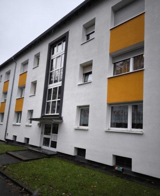 ab 1.1.25 oder früher: renovierte, helle, gut geschnittene 3ZKB Wohnung mit Balkon & Keller (Whg 57)