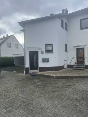 200 m² große Maisonettewohnung mit Stellplätzen