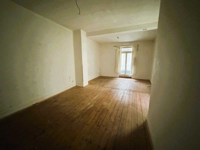 !!! Tolle 2-Zimmer-Altbau-Wohnung im Hinterhaus - WGs Willkommen !!!