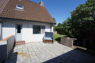 Endhaus mit sonniger Terrasse und schönem Garten in Westerland