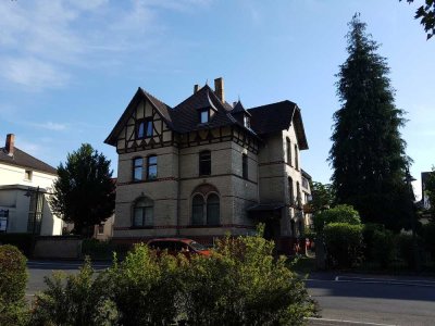 Stilvolle Altbauwohnung in der Bahnhofstraße, Blick auf Park