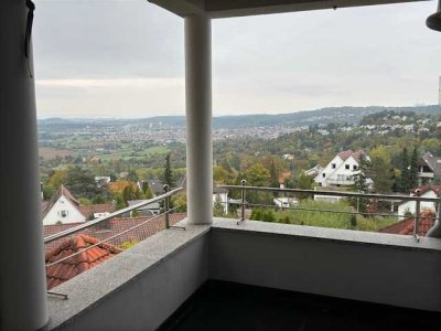 Stilvolle, neuwertige 5-Raum-Maisonette-Wohnung mit gehobener Innenausstattung mit EBK in Leonberg