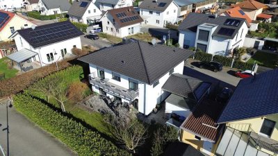 HIGH END: Neuwertiges Luxus-Einfamilienhaus mit Garten in ausgezeichneter Lage