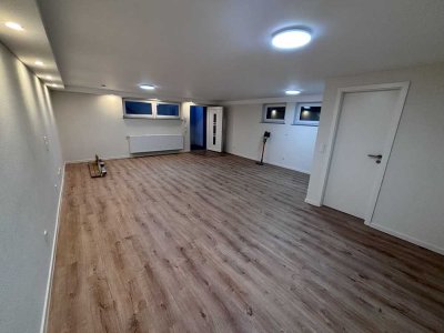 Schöne & große 1-Zimmer Wohnung 42qm, Ersteinzug nach Kernsanierung