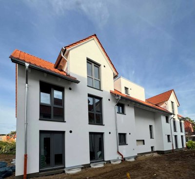 Moderne Obergeschosswohnung mit Balkon