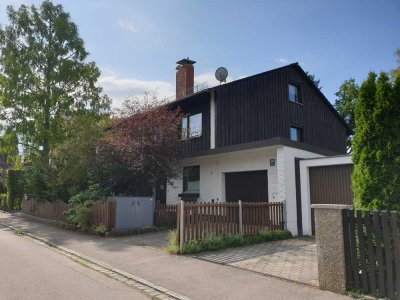 Wunderschöne dreistöckige Doppelhaushälfte zur Miete mit Garten & viel Platz für die ganze Familie