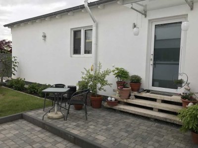 Moderner Bungalow mit 2 Etagen, komplett saniert, viele Extras, zwei Gärten, große Terrasse