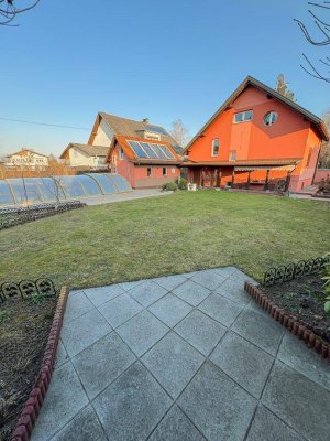 Charmantes, saniertes Einfamilienhaus mit Pool und gepflegtem Garten in Wels-Lichtenegg