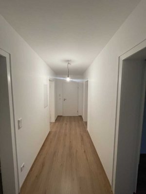 Frisch renovierte 3,5-Zimmer-Wohnung im Erdgeschoss mit Balkon in Gladbeck Zweckel