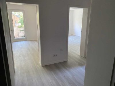 Renovierter Erstbezug! 2 Zi.+Balkon - einziehen und wohl fühlen! Ideal für Singles und Paare!