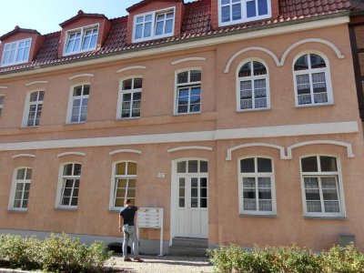 Attraktive, vollständig renovierte 2-Zimmer-Wohnung zur Miete in Burg