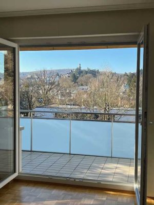 Stilvolle 2-Zimmerwohnung von Privat mit Burgblick in TOP Lage von Kronberg/Schönberg